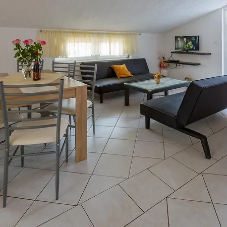 Marica Apartment Novi Vinodolski